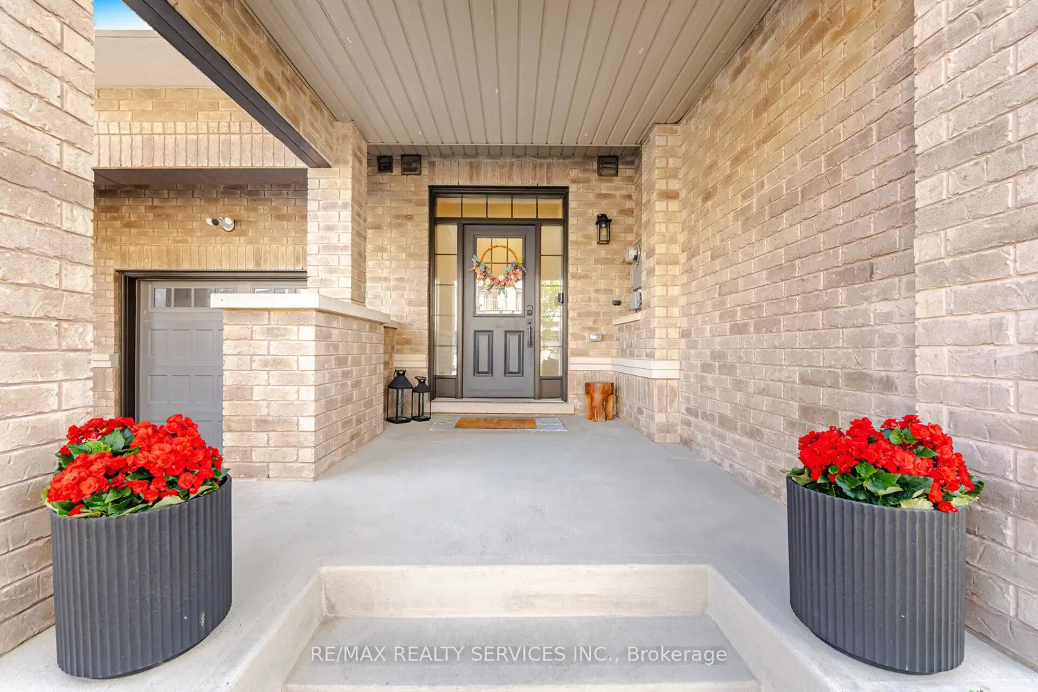 1159 Lloyd Landing photo 2