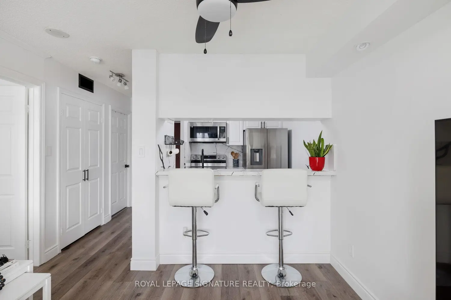 Additional image 5 of 880 Dundas Street 909