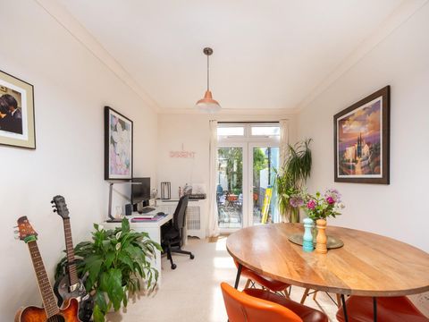 Woodcroft Avenue, Whitehall BS5
