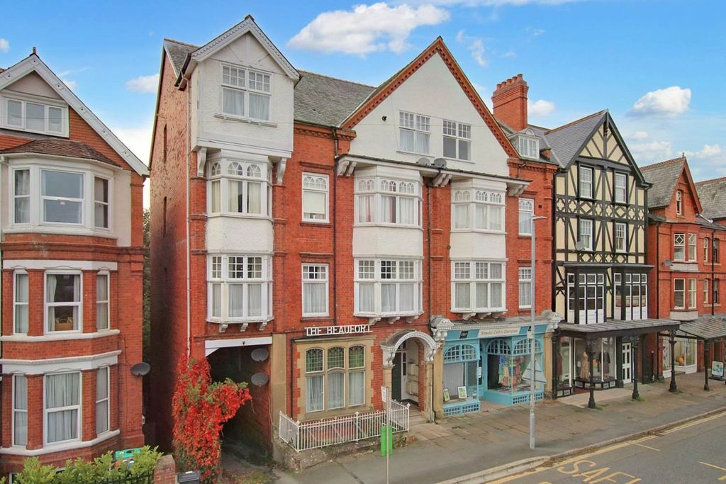 2 bed flat for saleTemple Street, Llandrindod Wells LD1