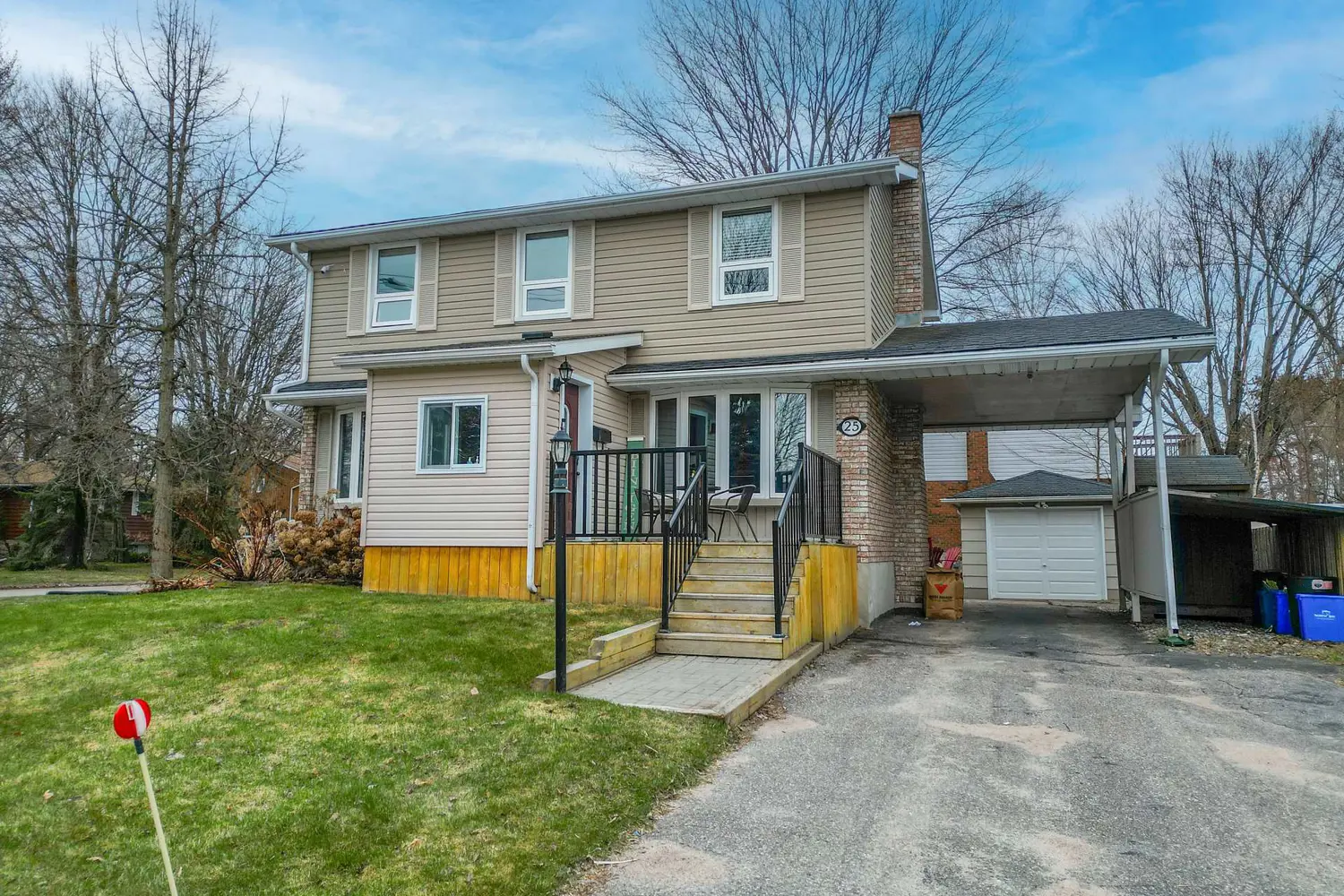 25 Rowe Avenue