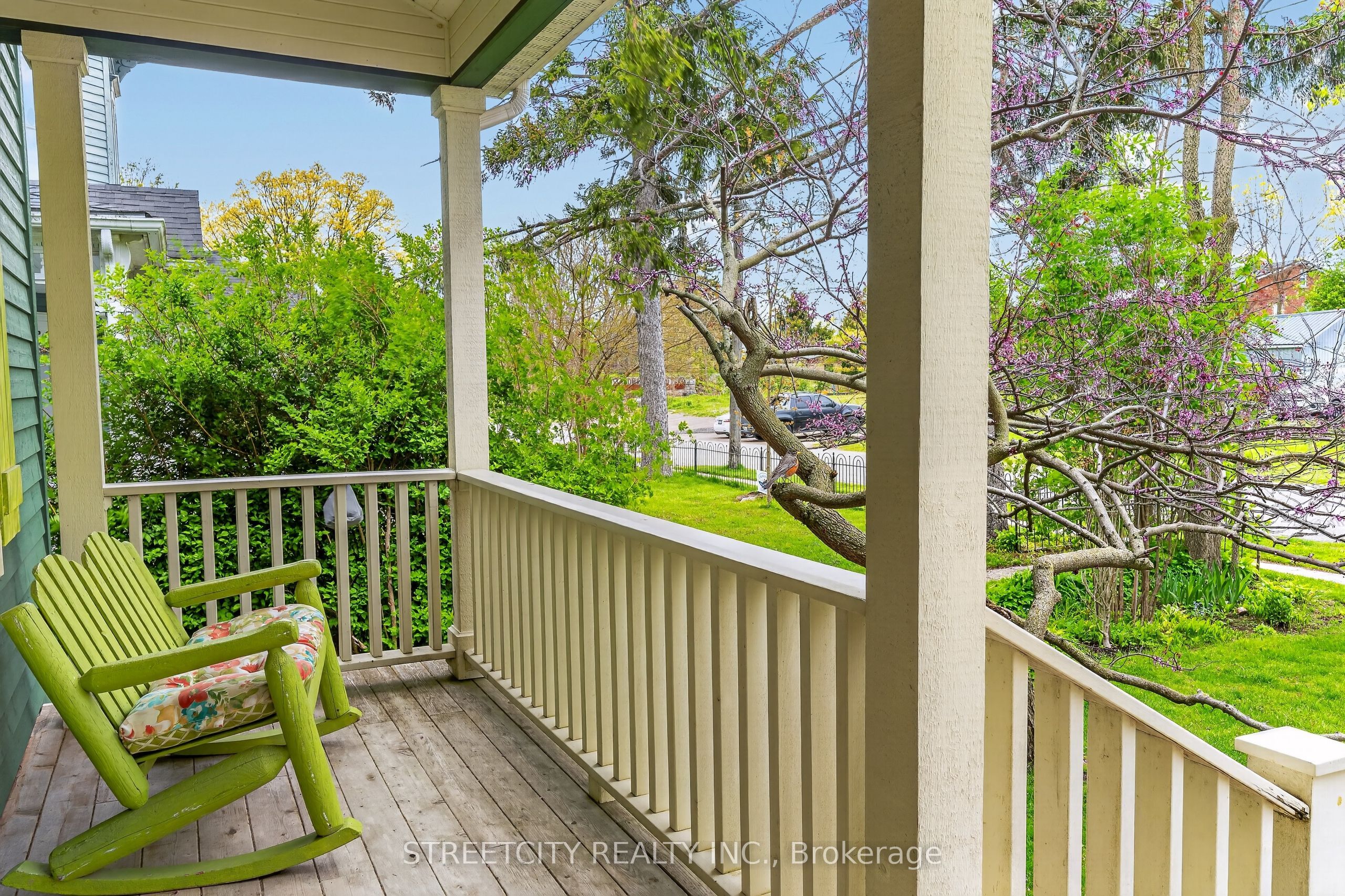 24 Centre Street, St. Thomas, ON, N5R 2Z2 photo 2
