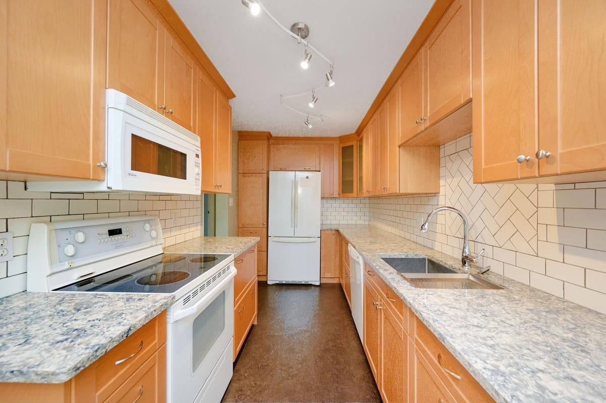 Additional image 2 of 109-9202 Horne Street, Burnaby, BC, V3N 4K2