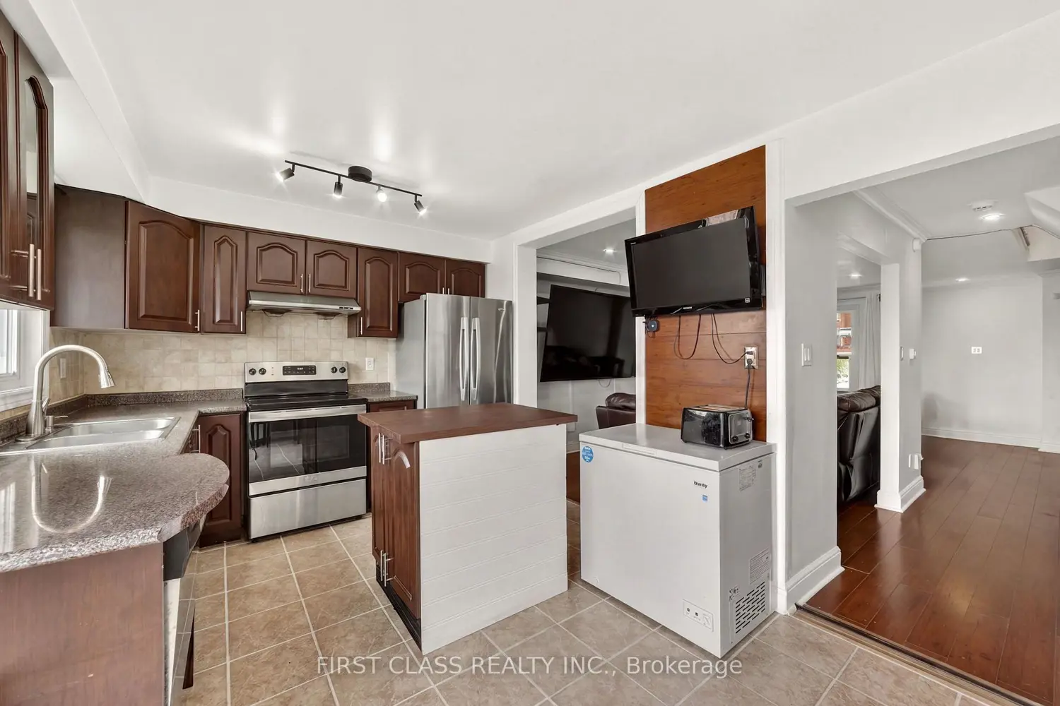 Additional image 6 of 2109 Denby Drive