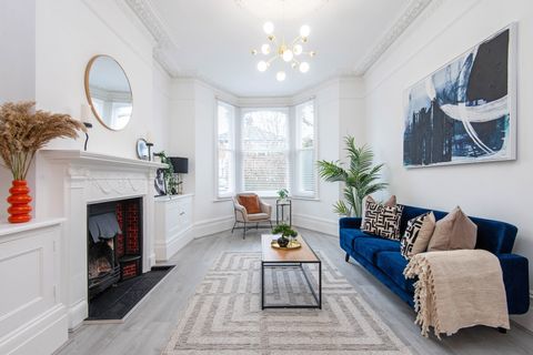 94 Highlever Road, London W10