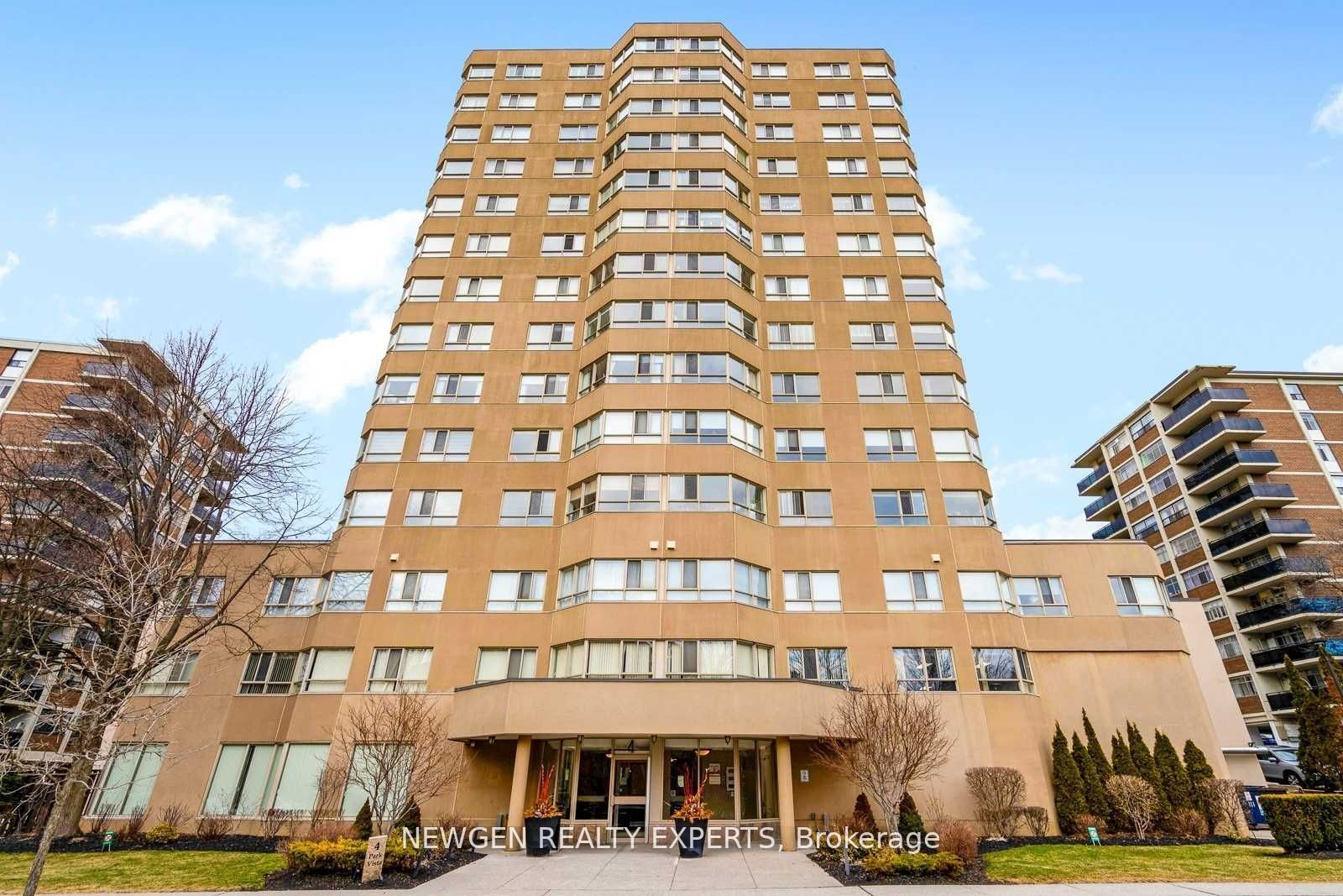 1514-4 Park Vista Drive, Toronto, ON, M4B 3M8