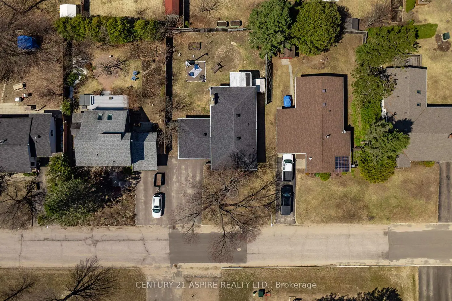 Additional image 16 of 93 Frontenac Crescent