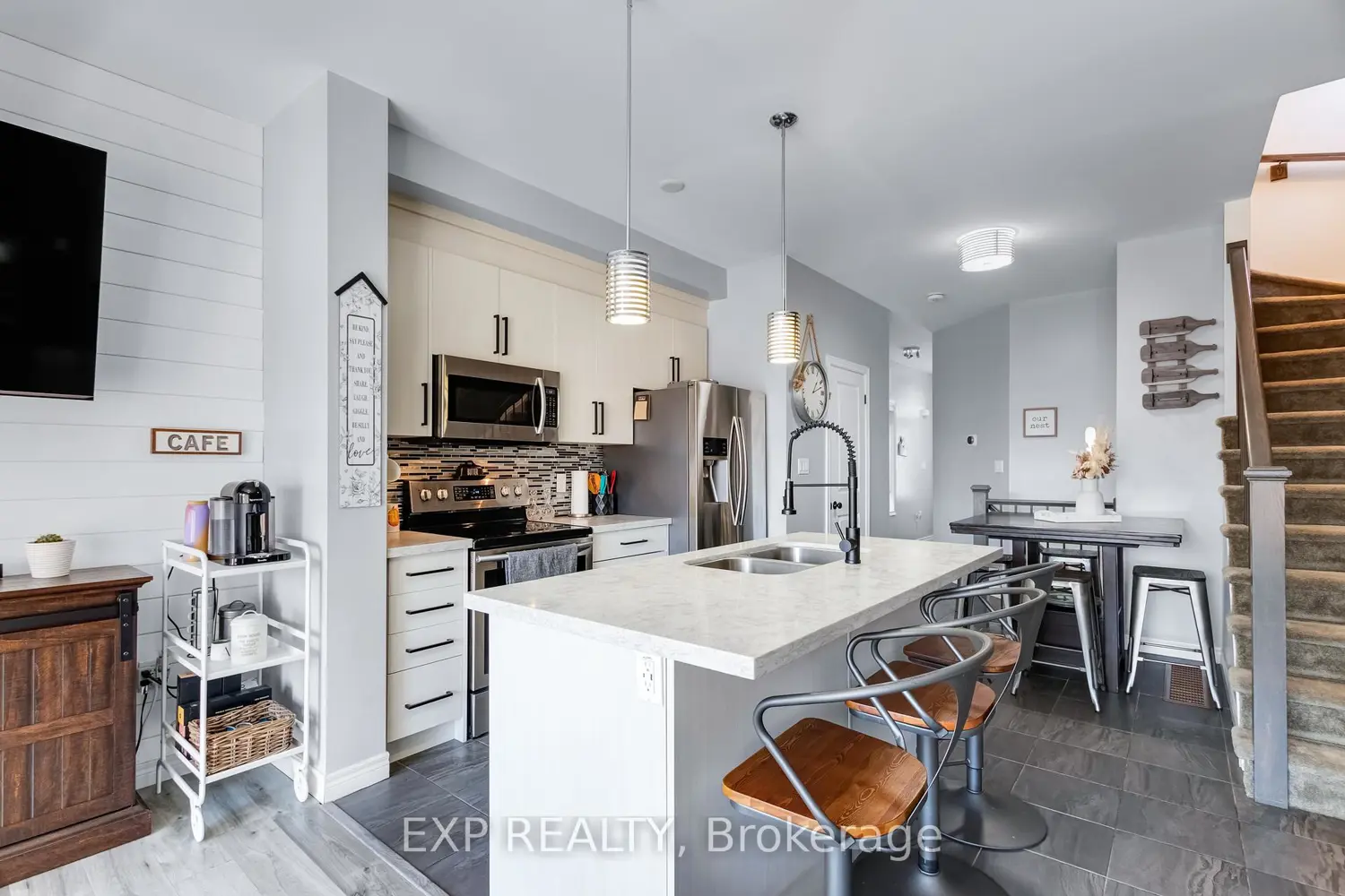 Additional image 7 of 688 Dunn Avenue