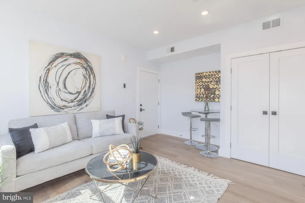 1012 17th Place NE Unit SEVEN, Washington, DC 20002 photo 4