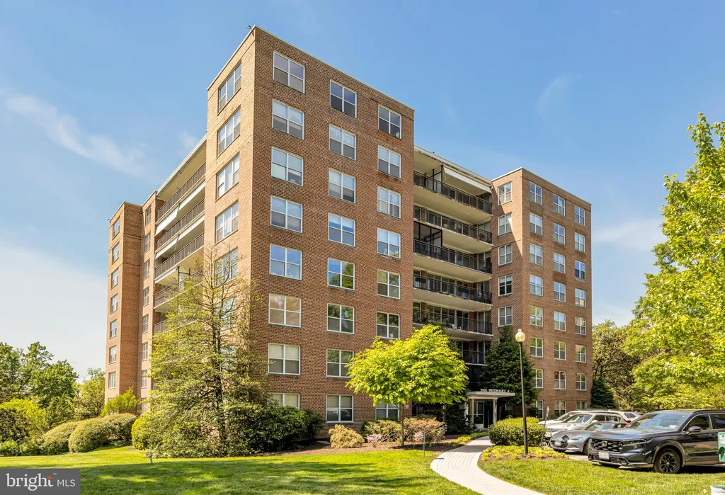 3900 Watson Place NW Unit A-8B, Washington, DC 20016