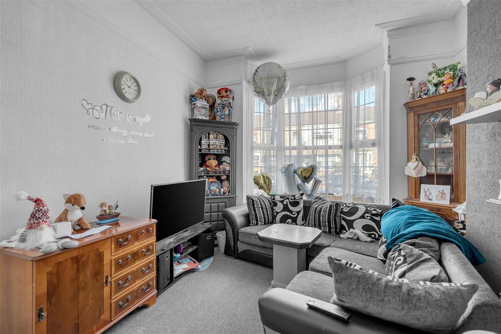 Additional image 4 of 4 bed terraced house for saleWelholme Road, Grimsby DN32