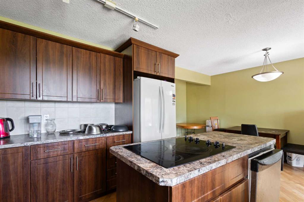 Additional image 4 of 5724 Dalmead Crescent NW, Calgary, AB, T3A1E6
