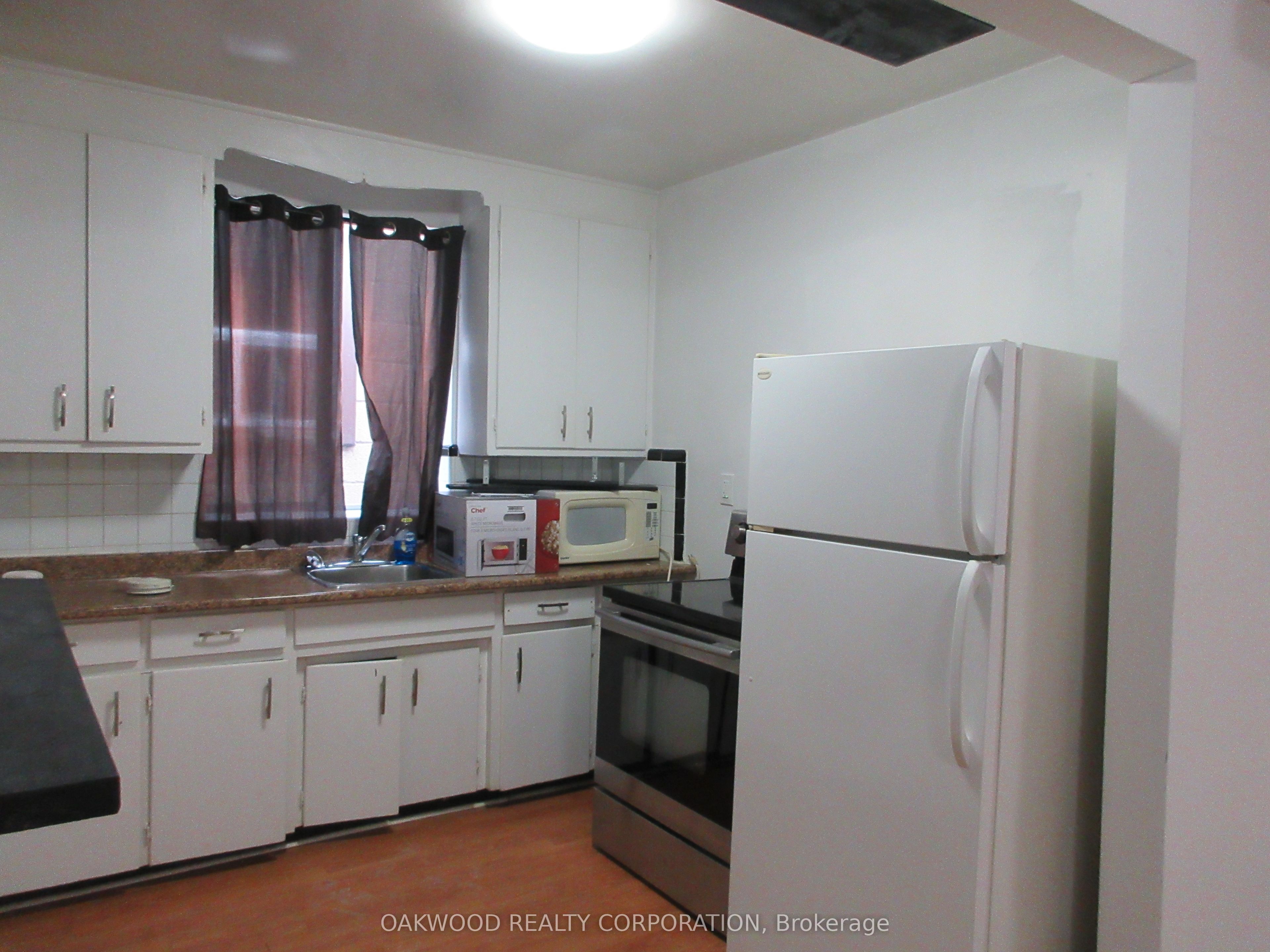 Additional image 4 of 2-1476 Eglinton Avenue W, Toronto, ON, M6E 2G5