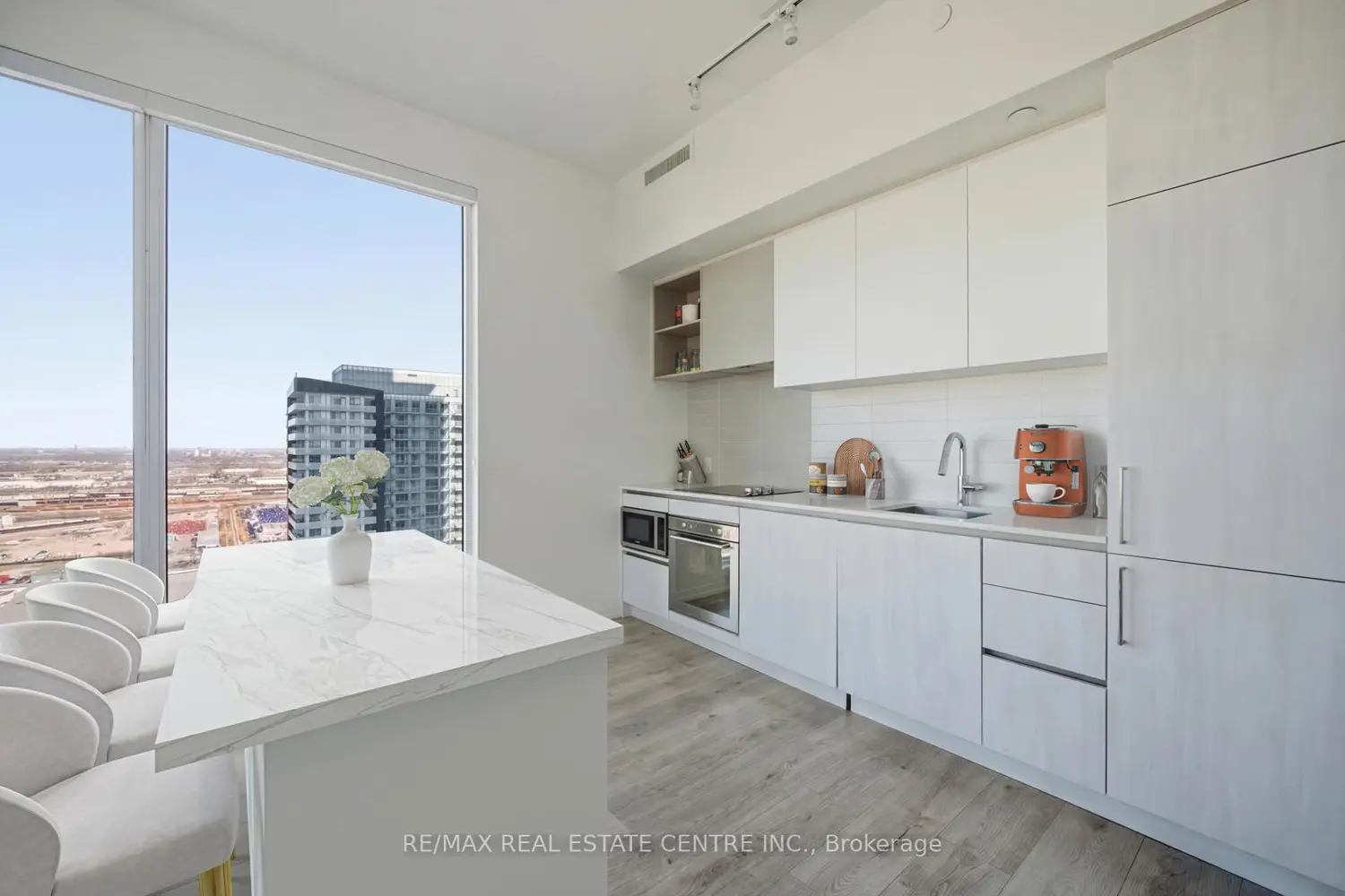 Additional image 7 of 1000 Portage Parkway 3603