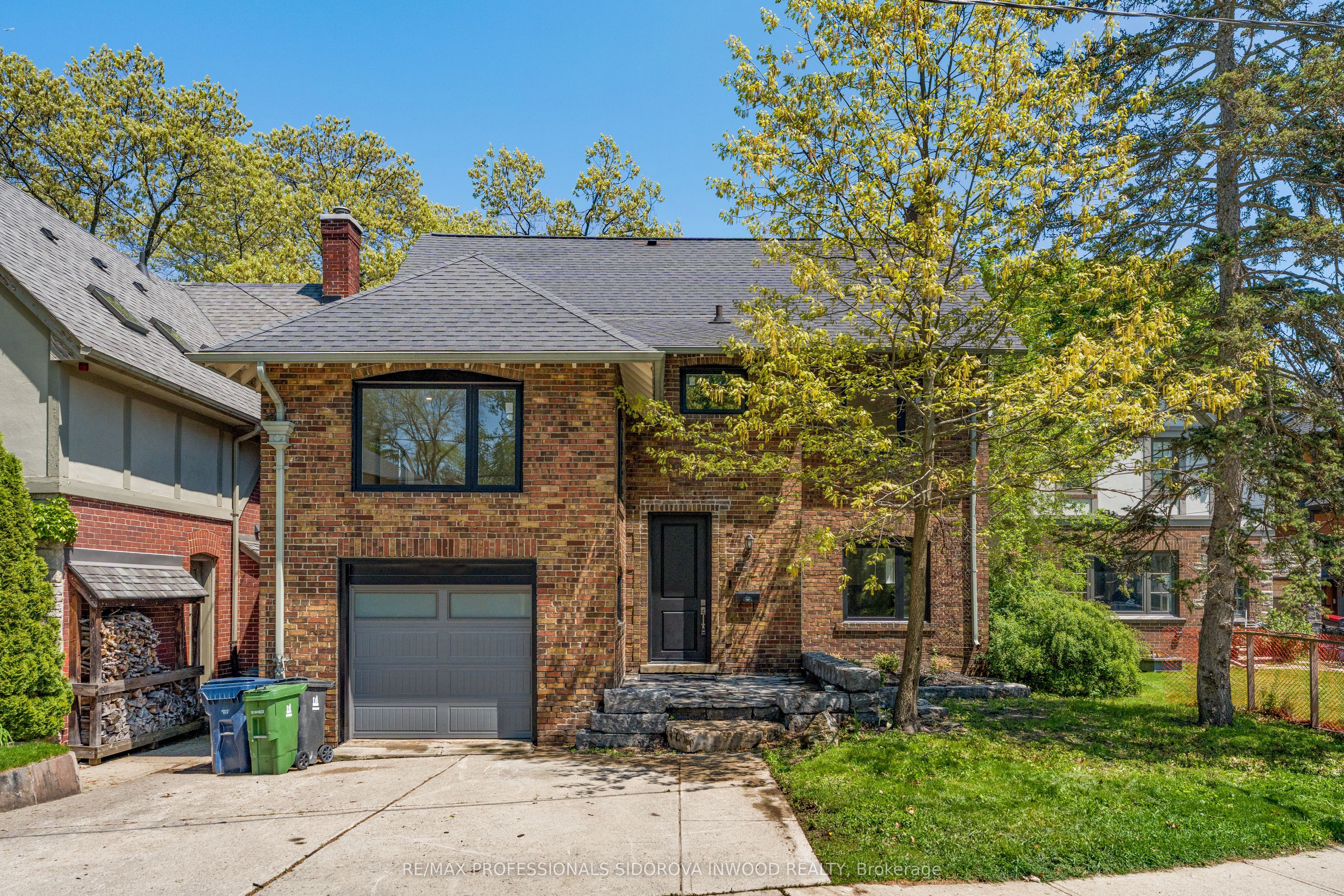 27 The Palisades N/a, Toronto, ON, M6S 2W9