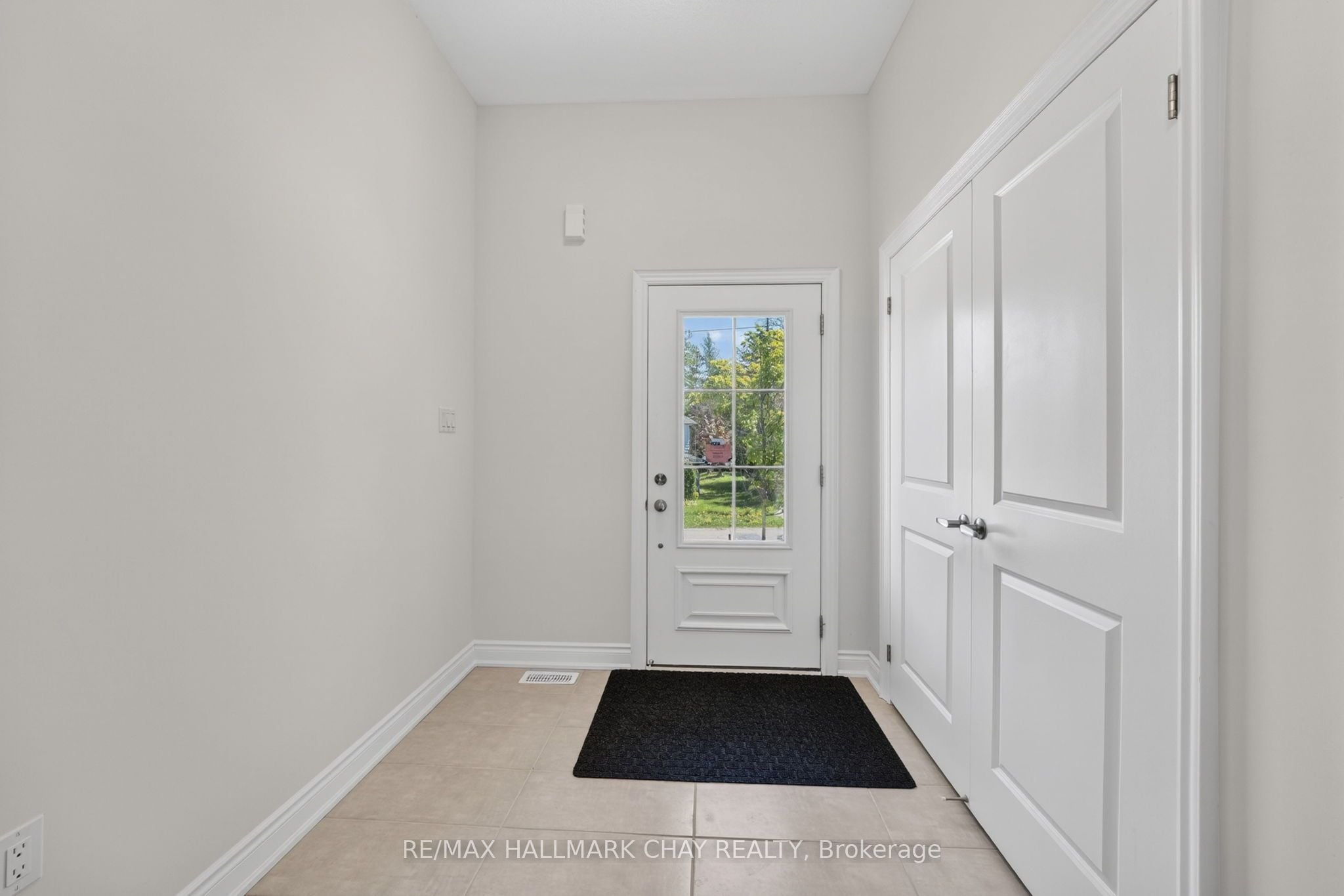 Additional image 6 of 20 62 Street S, Wasaga Beach, ON, L9Z 1V4