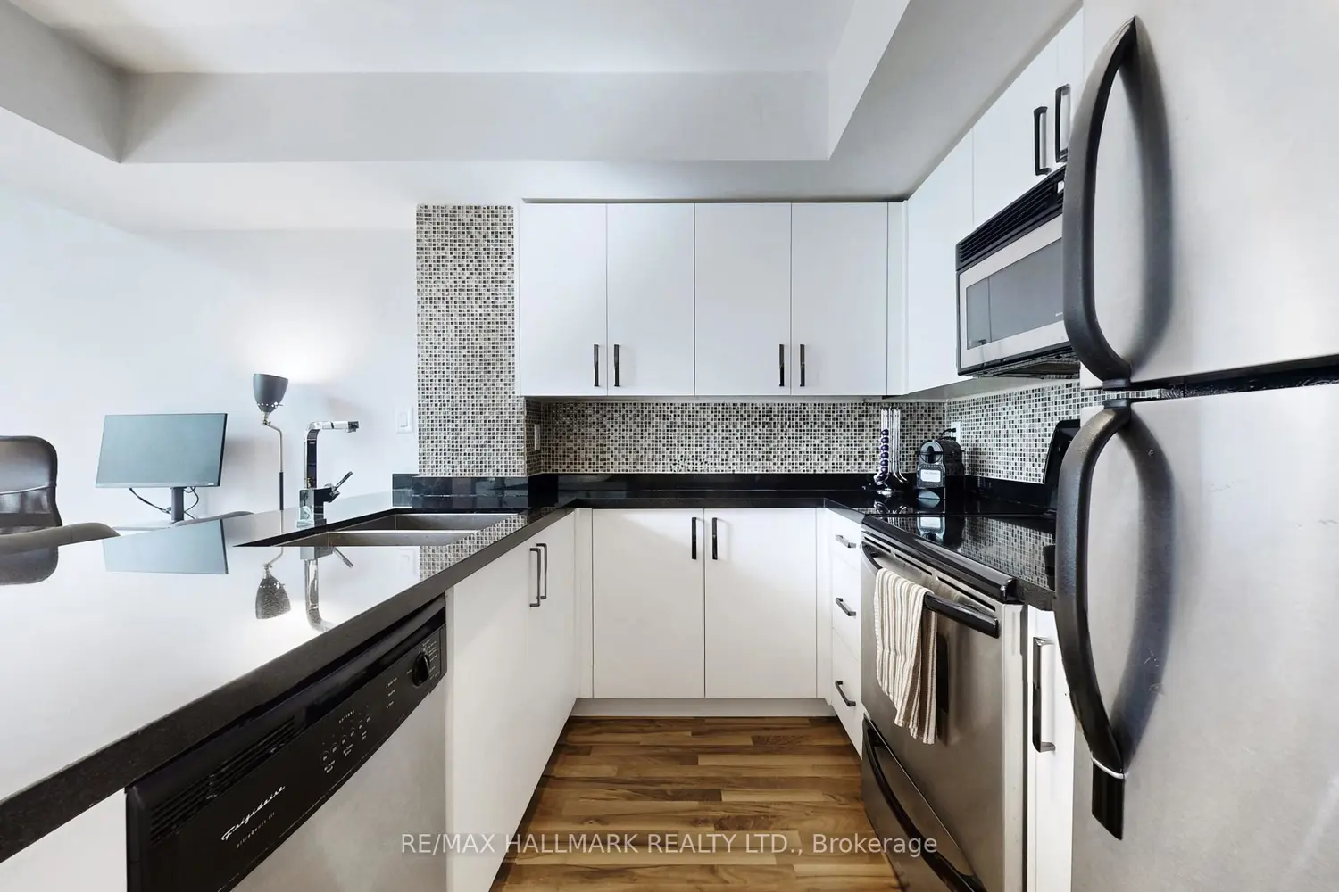 21 Earl Street 314 photo 5