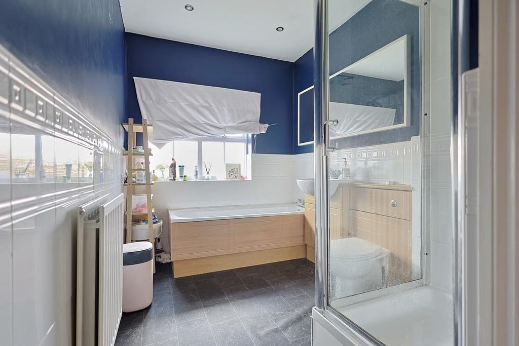 Additional image 29 of 5 bed end terrace house for saleFeatherstone Grove, Newcastle Upon Tyne NE3