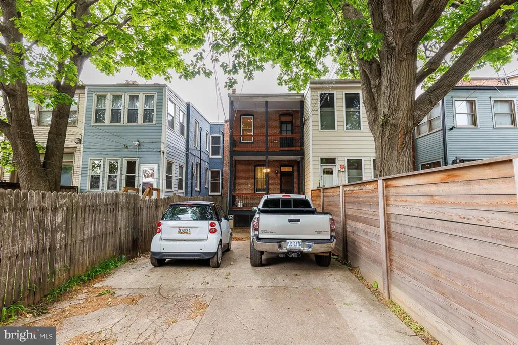 1437 East Capitol Street SE Unit B, Washington, DC 20003