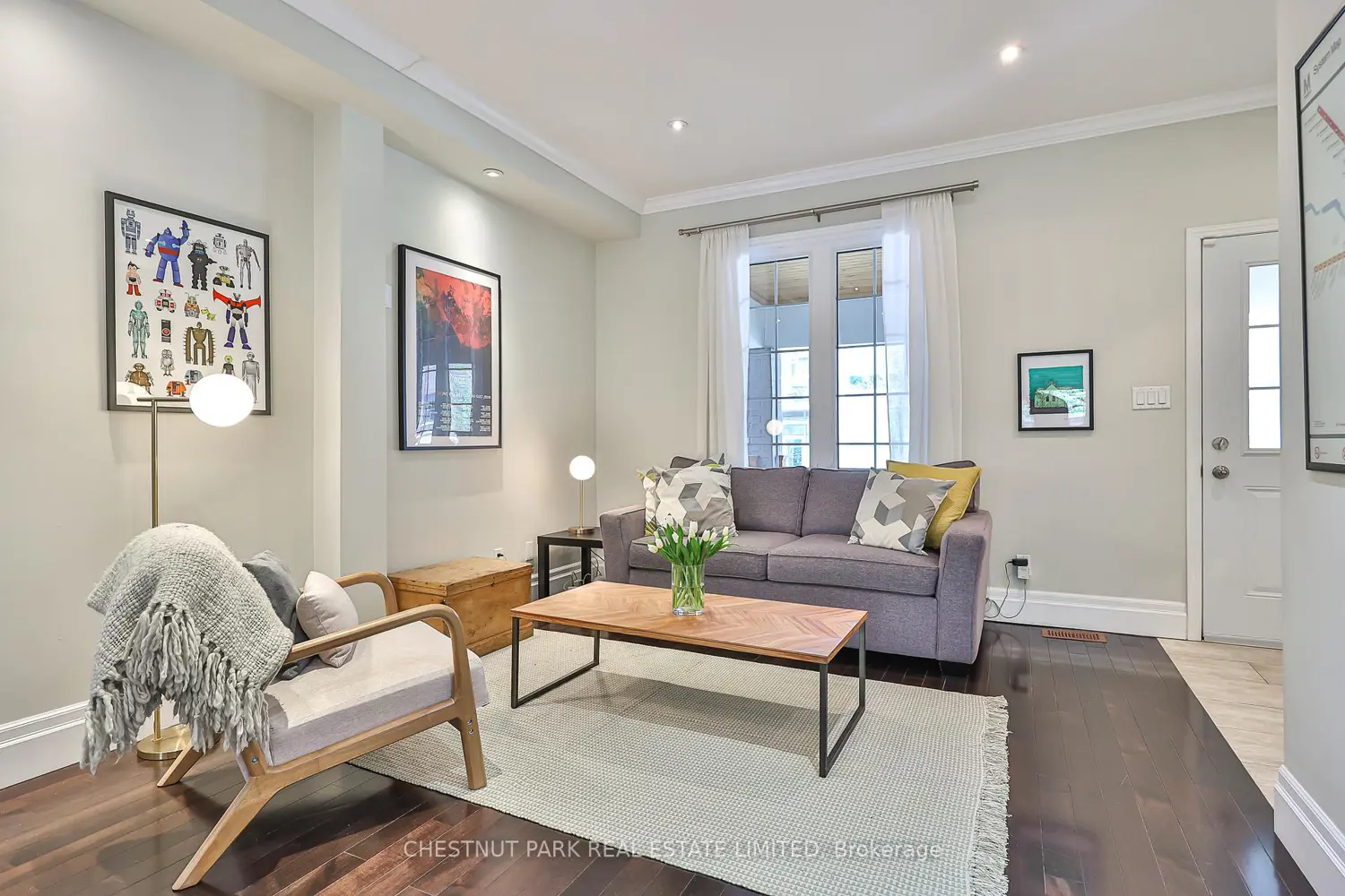 110 Booth Avenue photo 2