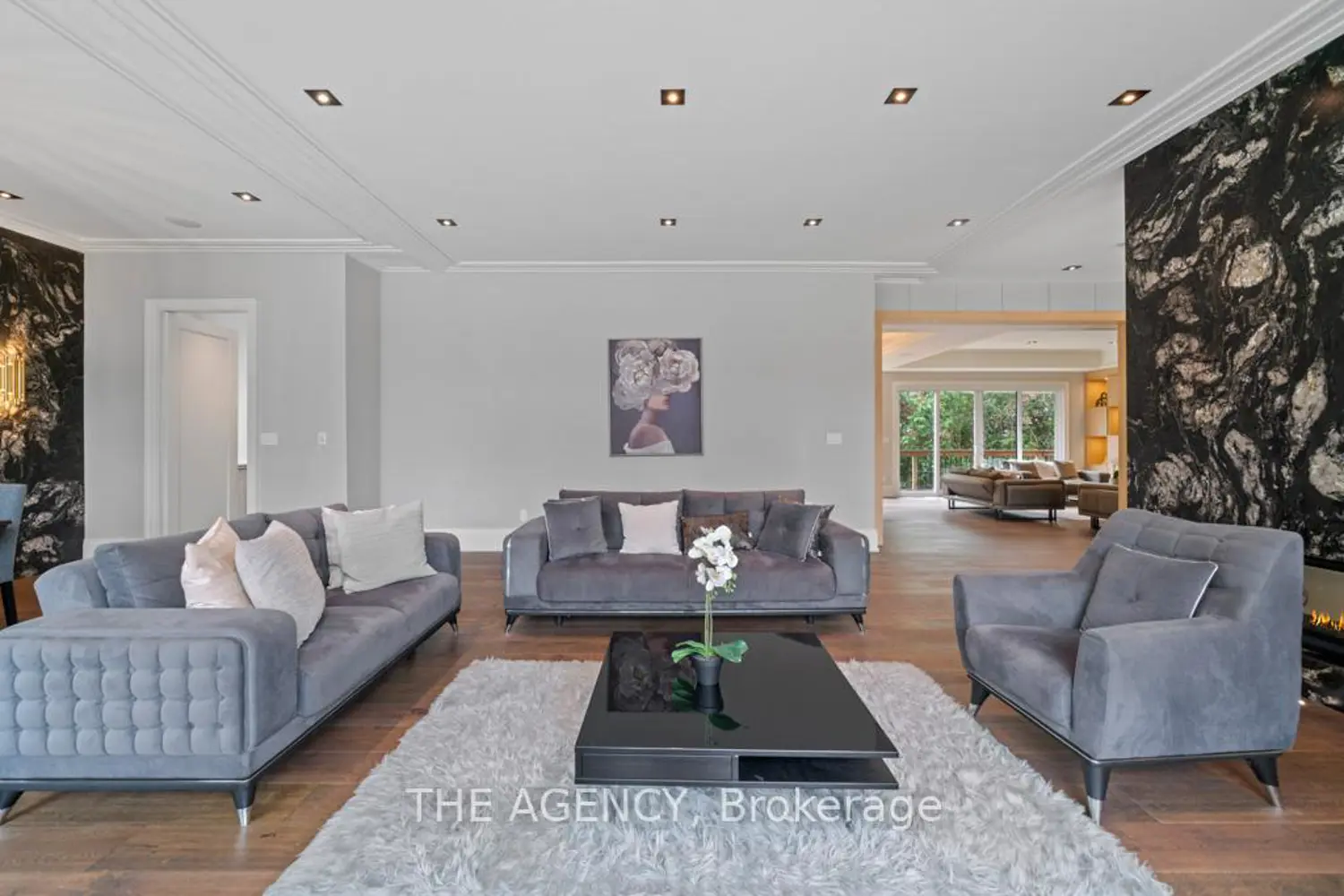 8 Frivick Court photo 3