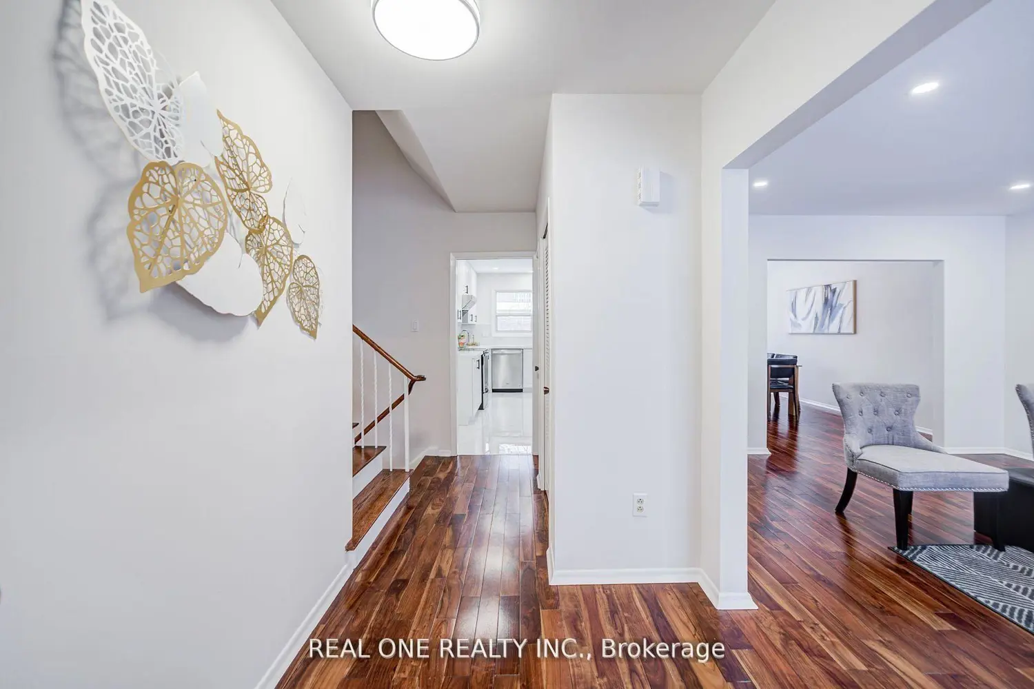 22 Kenmanor Boulevard photo 3