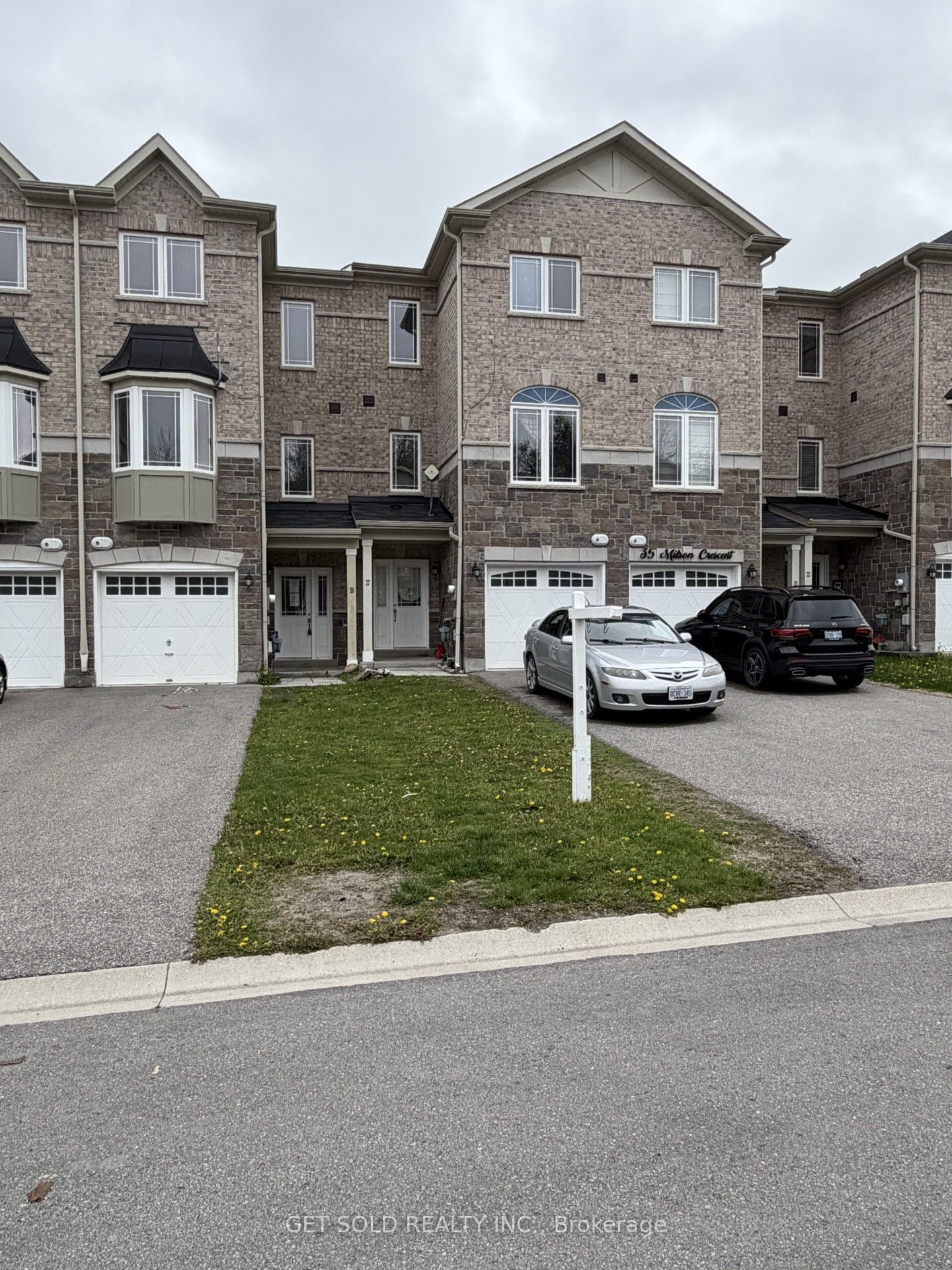 37 Milson Crescent, Essa, ON, L0M 1B4