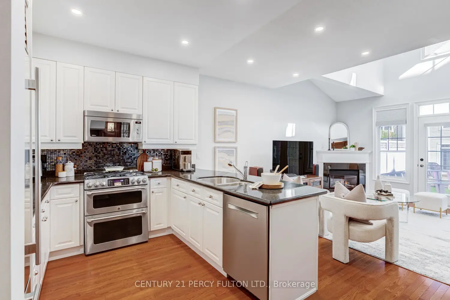 Additional image 5 of 1295 Wharf Street 3