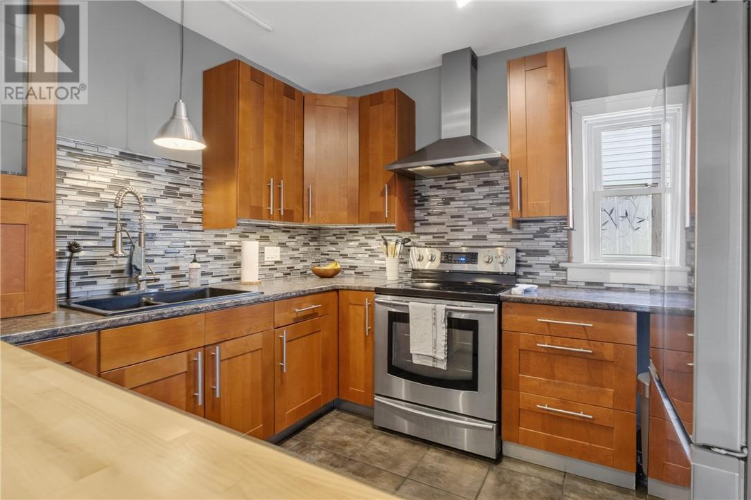 Additional image 3 of 401 Wembley Drive, Sudbury, ON, P3E1P1
