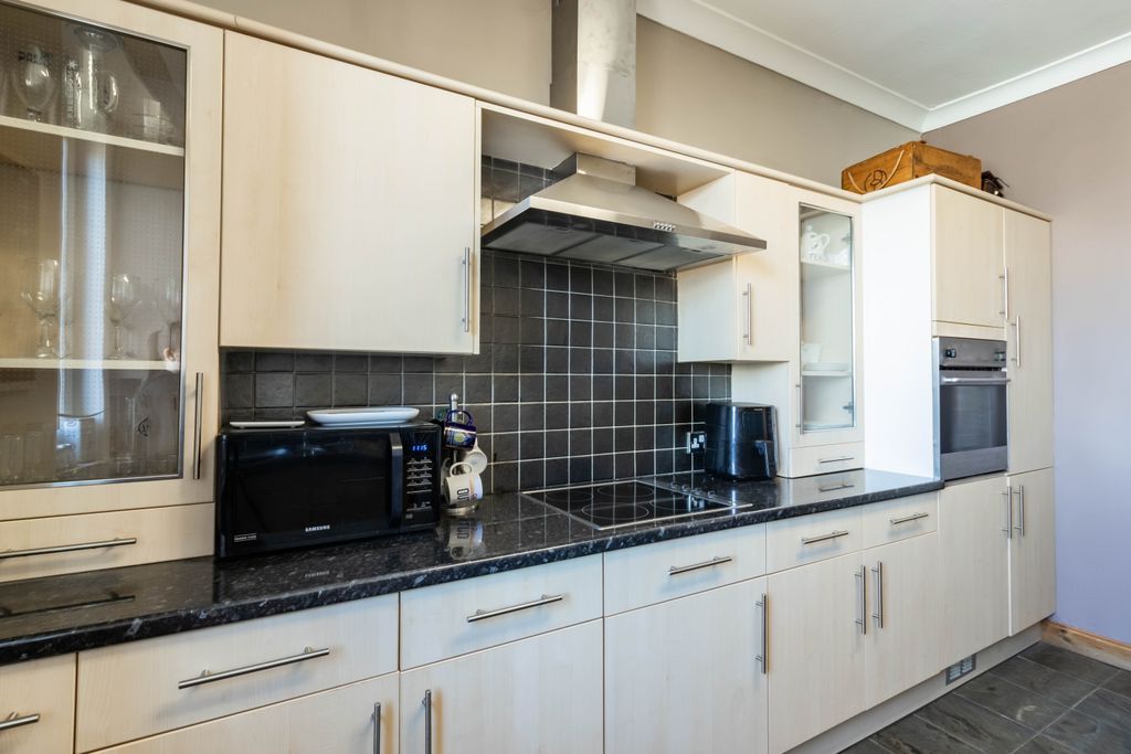 Additional image 7 of 3 bed flat for saleCastle Street, Montrose DD10