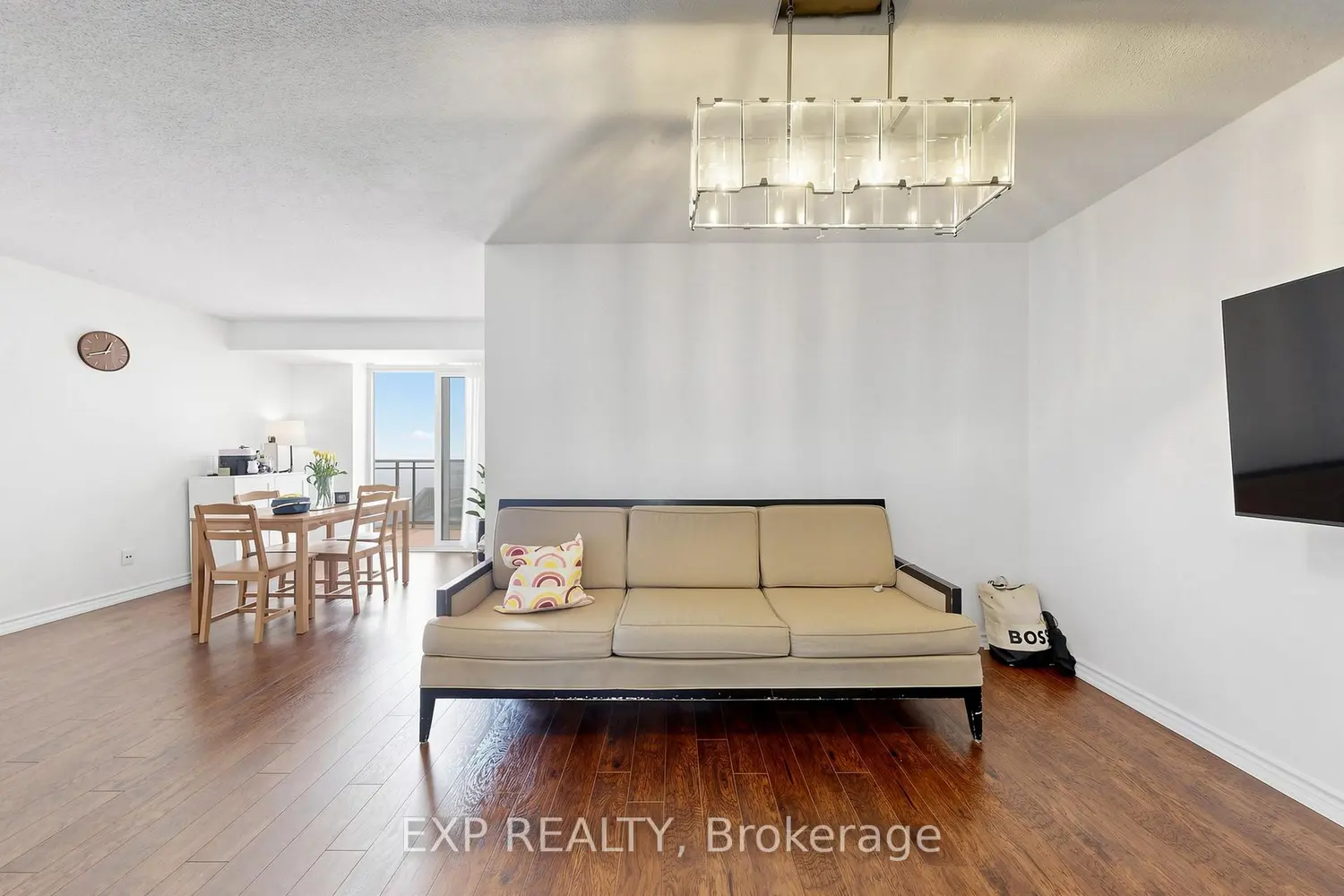 5233 Dundas Street 1428 photo 5