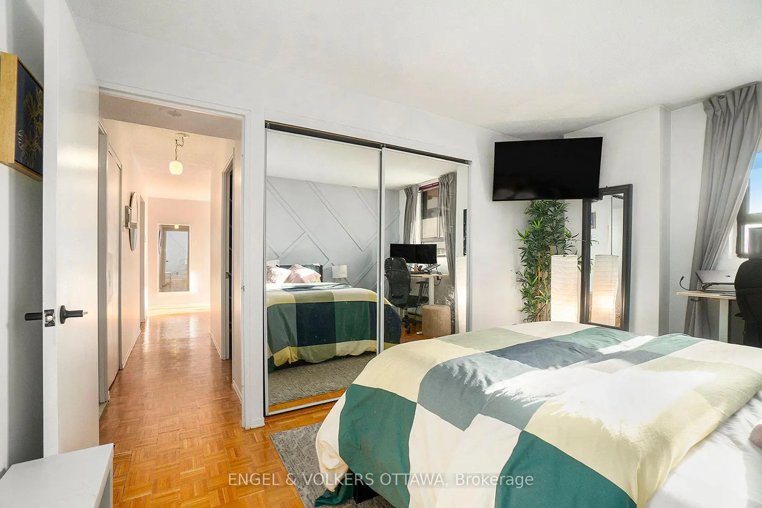 Additional image 15 of 475 Laurier Avenue 907