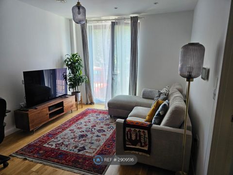 Corinthian Court, Ruislip HA4
