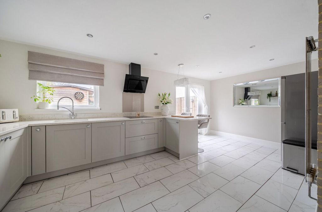 Additional image 7 of 3 bed semi-detached house for saleBrockmans Close, Minster, Ramsgate CT12