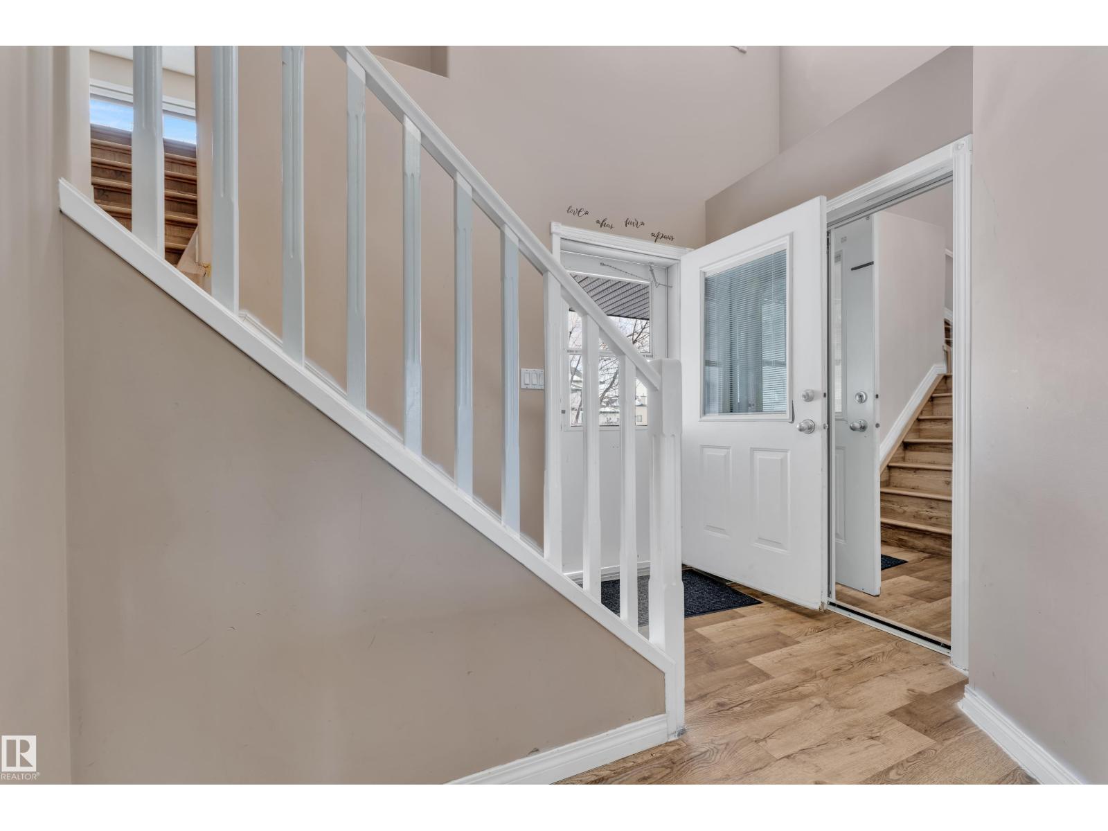 Additional image 3 of 3774 20 Street NW, Edmonton, AB, T6T1S4