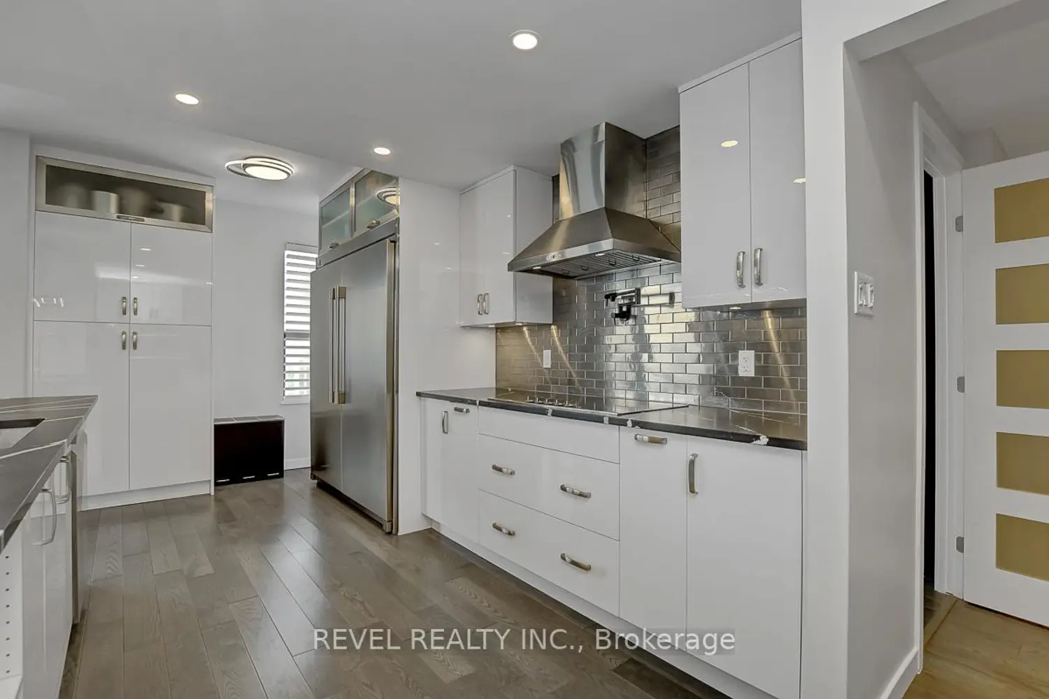 Additional image 5 of 556 Laurier Avenue 2101