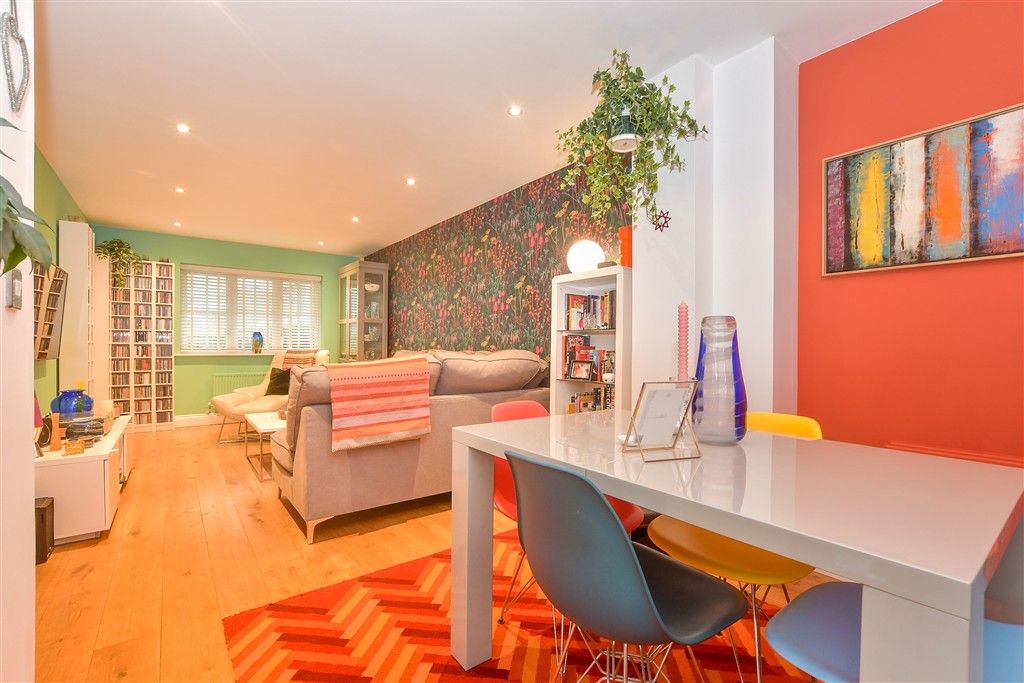 Additional image 9 of 4 bed terraced house for saleLaxton Walk, Kings Hill, West Malling, Kent ME19