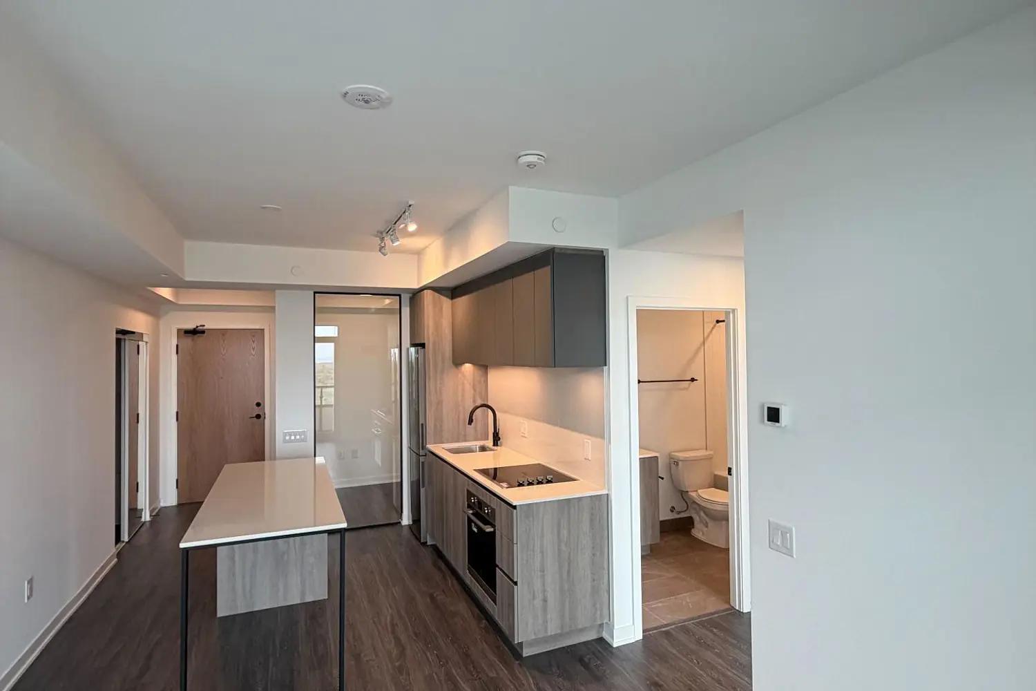 2495 Eglinton Avenue 2412