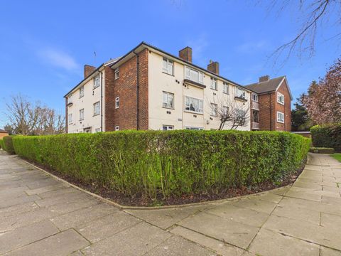 Renfrew Road, Hounslow TW4