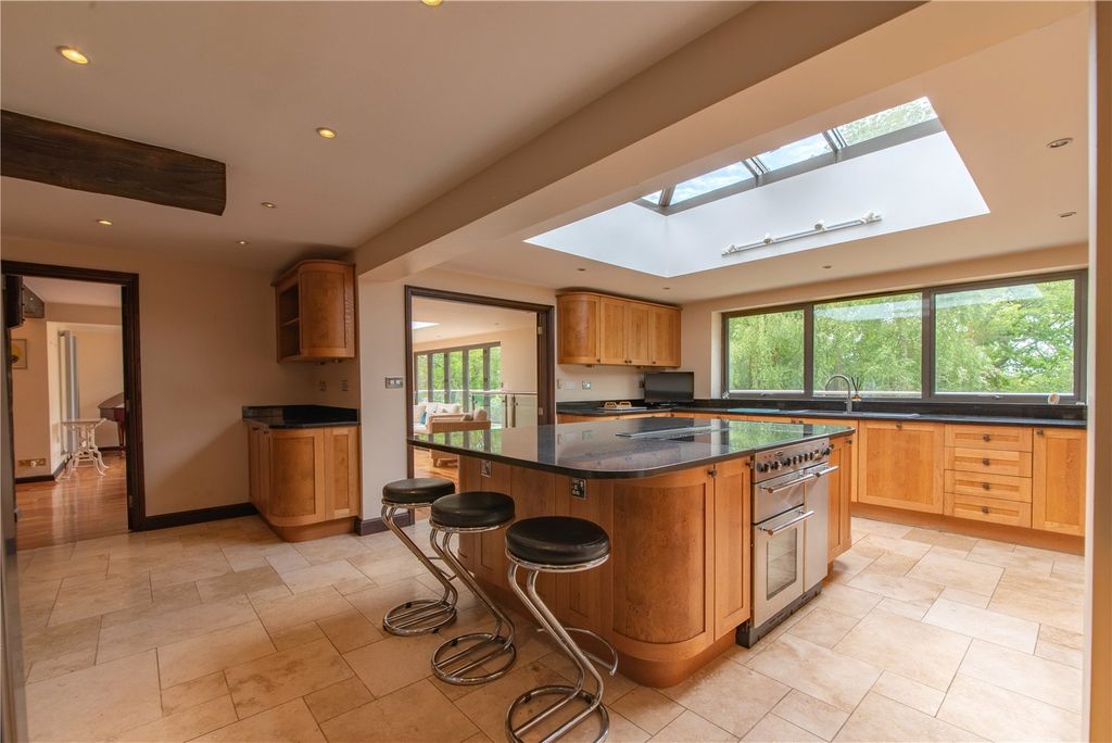 Additional image 2 of 5 bed detached house for saleSnelsmore Common, Newbury, Berkshire RG14