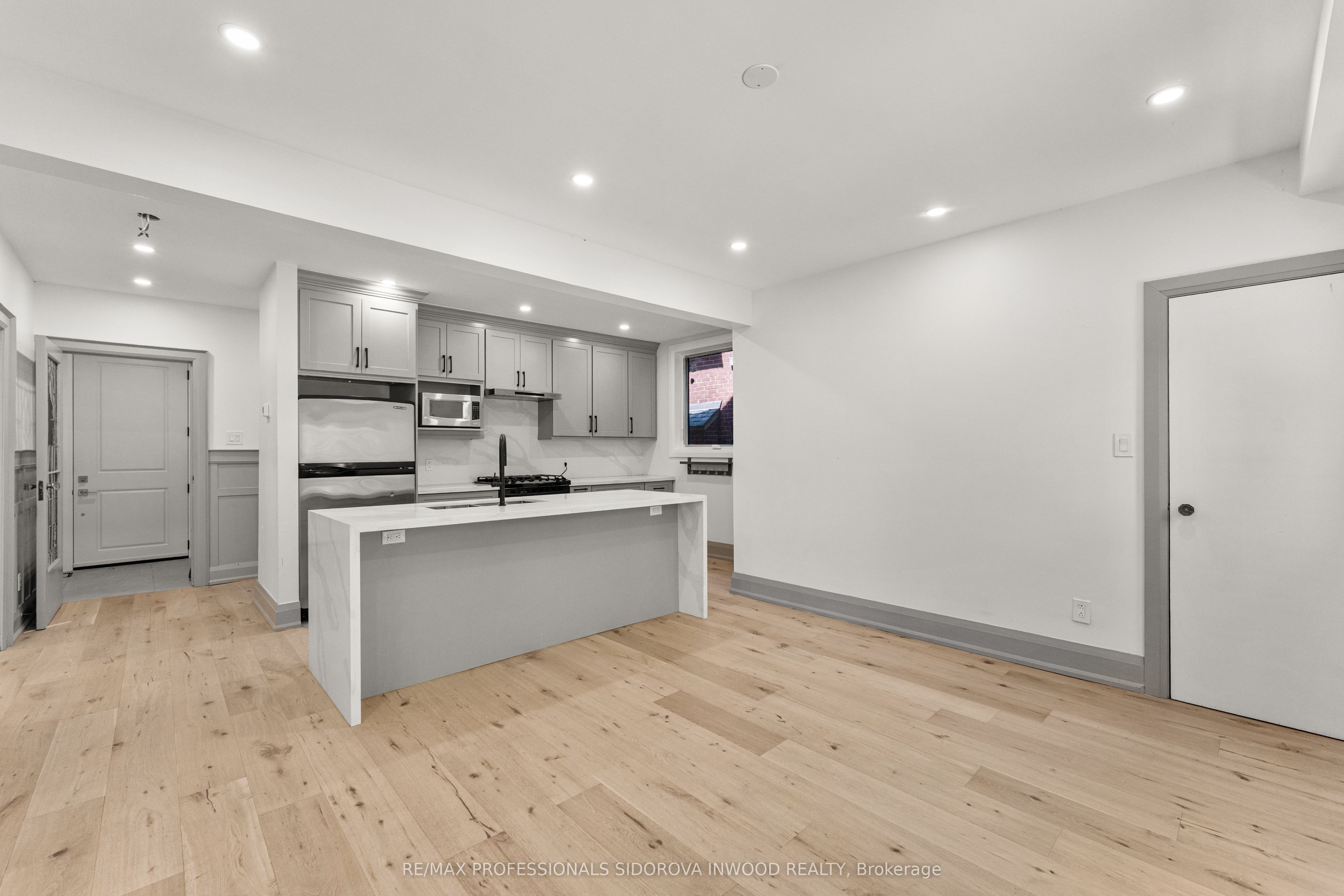 Additional image 6 of 27 The Palisades N/a, Toronto, ON, M6S 2W9