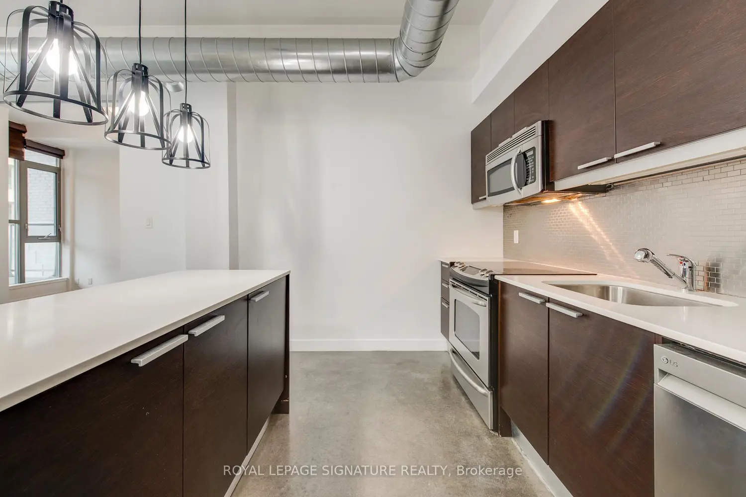 625 Queen Street 211 photo 5