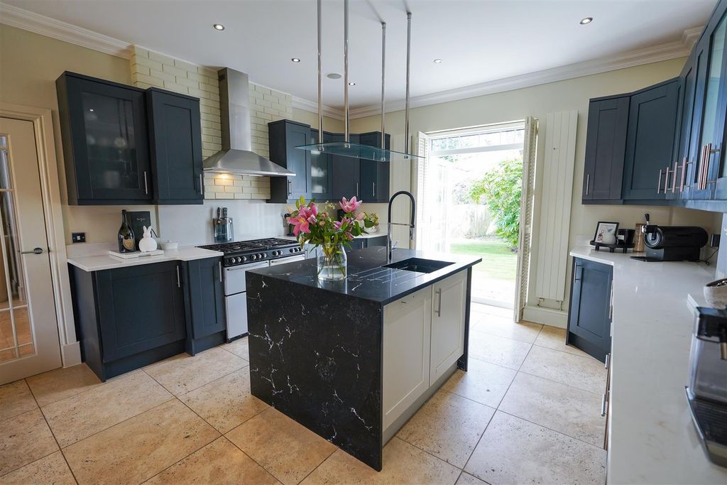 Additional image 9 of 5 bed property for saleSherborne Walk, Blackpill, Swansea SA3