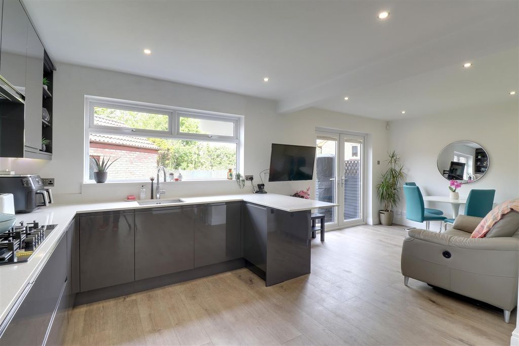 Additional image 5 of 3 bed semi-detached house for sale27 Regency Park, Newtownards BT23