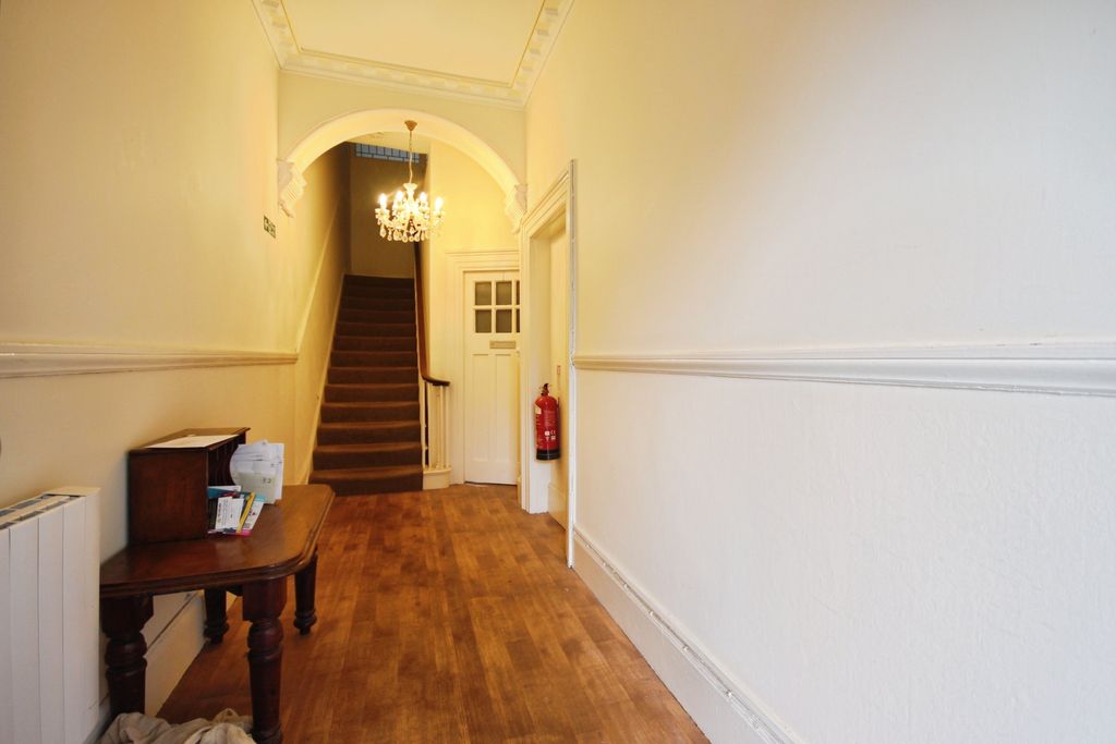 Additional image 3 of 2 bed flat for saleClarendon Square, Leamington Spa CV32