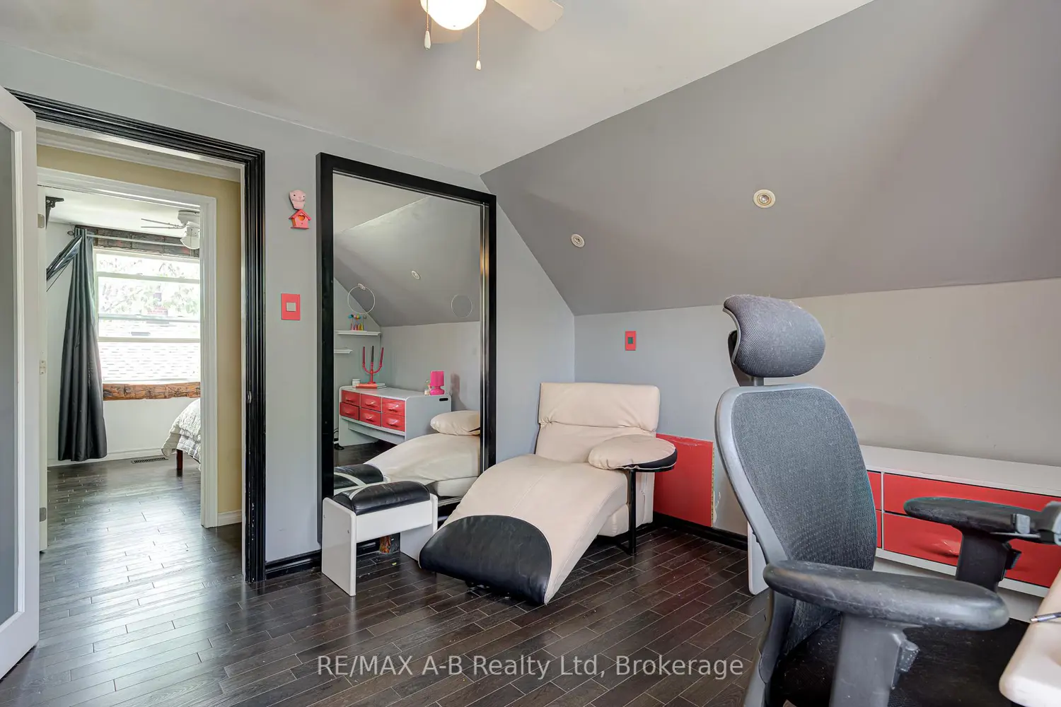 Additional image 9 of 54 Coriano Street