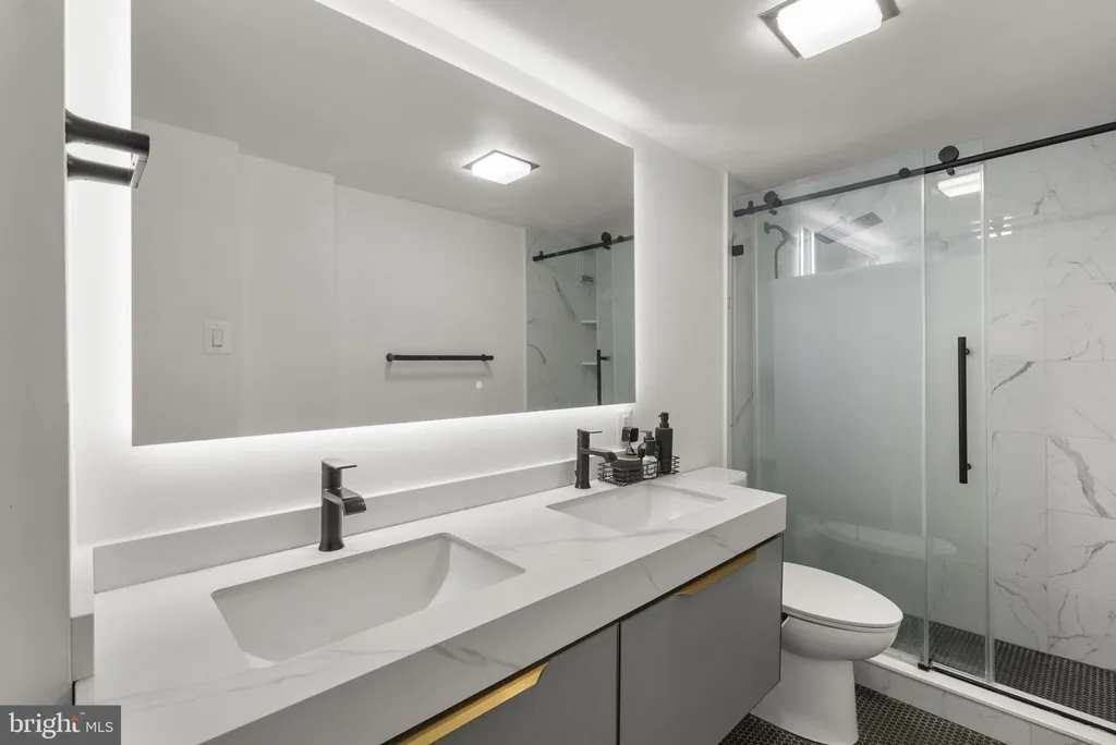 Additional image 19 of 4201 Cathedral Avenue NW Unit T10E, Washington, DC 20016