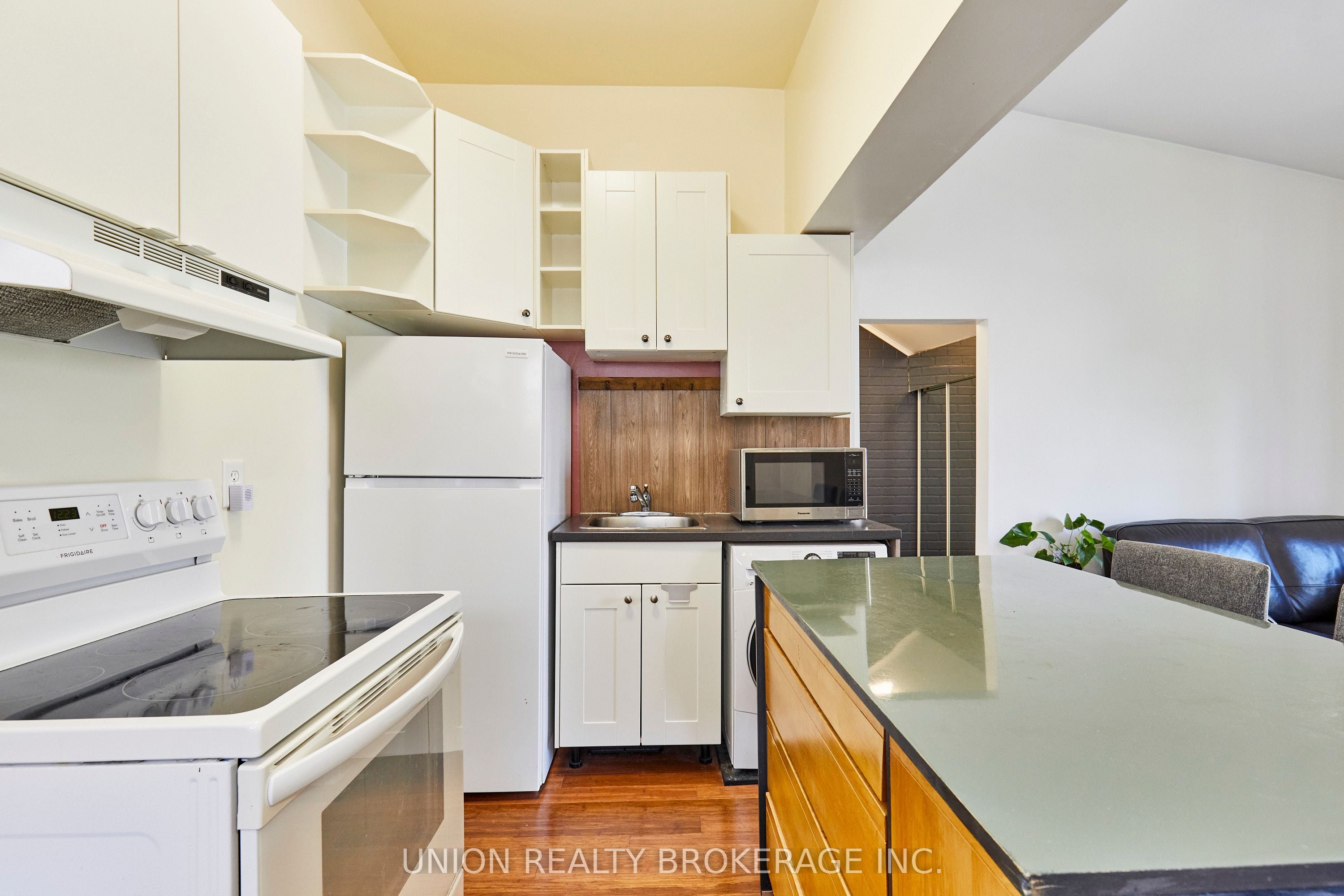 Additional image 5 of 3rd Floor-92 Dixon Avenue, Toronto, ON, M4L 1N7