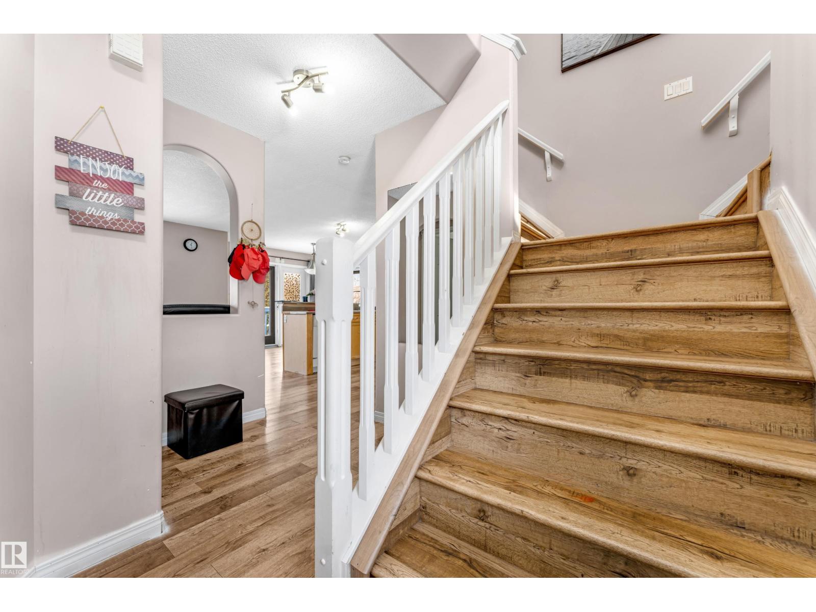 Additional image 4 of 3774 20 Street NW, Edmonton, AB, T6T1S4