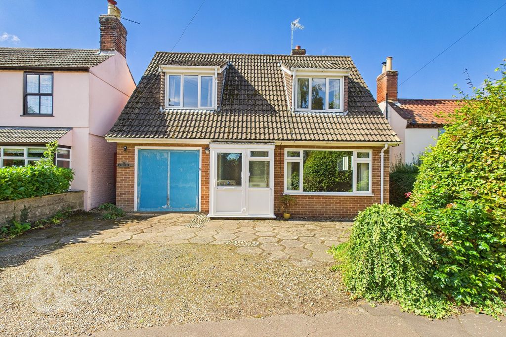 2 bed bungalow for saleStation Road, Ditchingham, Bungay NR35